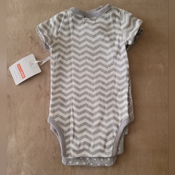 Skip Hop Modern Baby Basics Grey 3 Pack Bodysuit  Size 6 Months (Unisex) *NWT - Picture 6 of 8